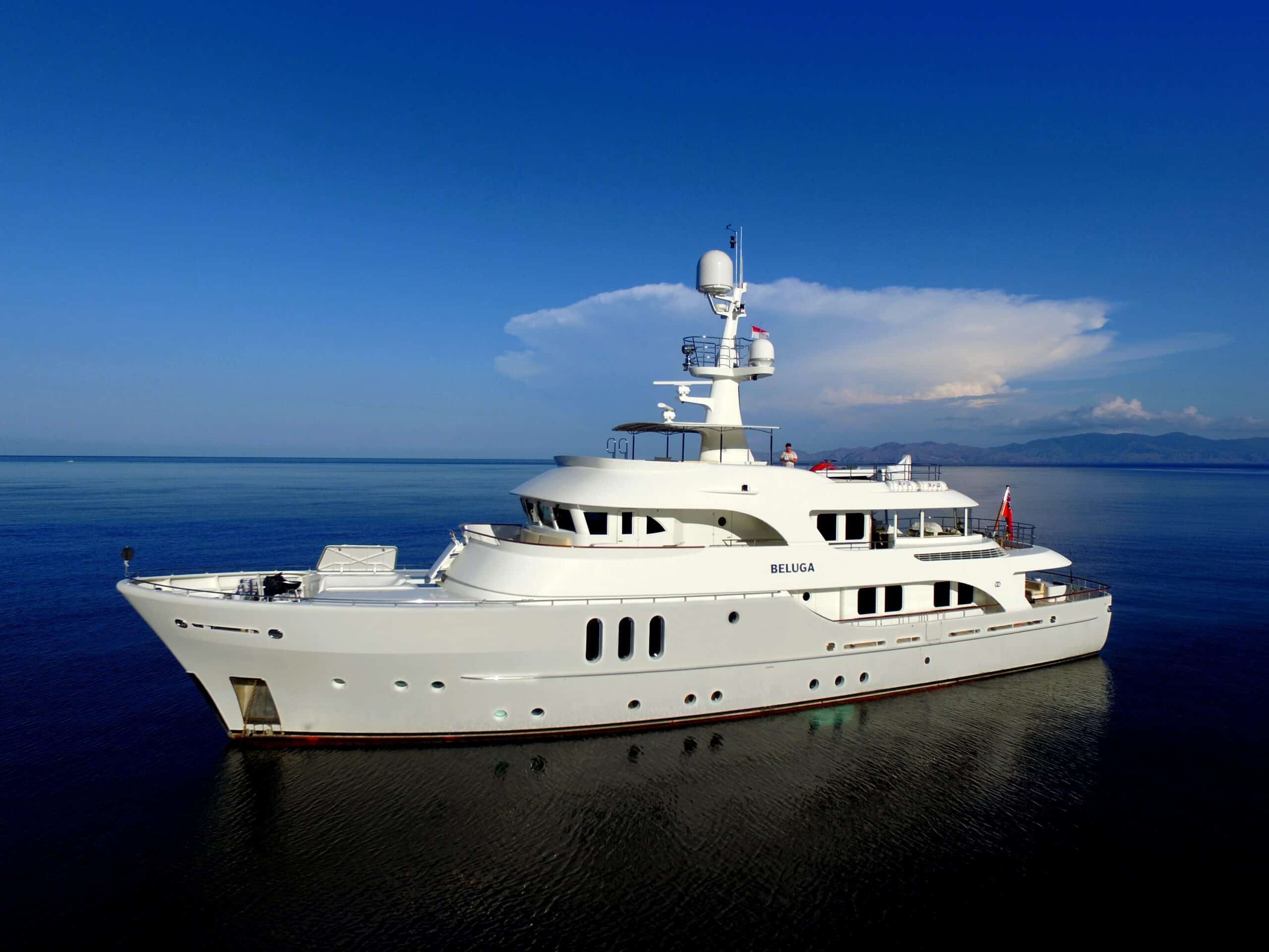 yacht brokers cairns