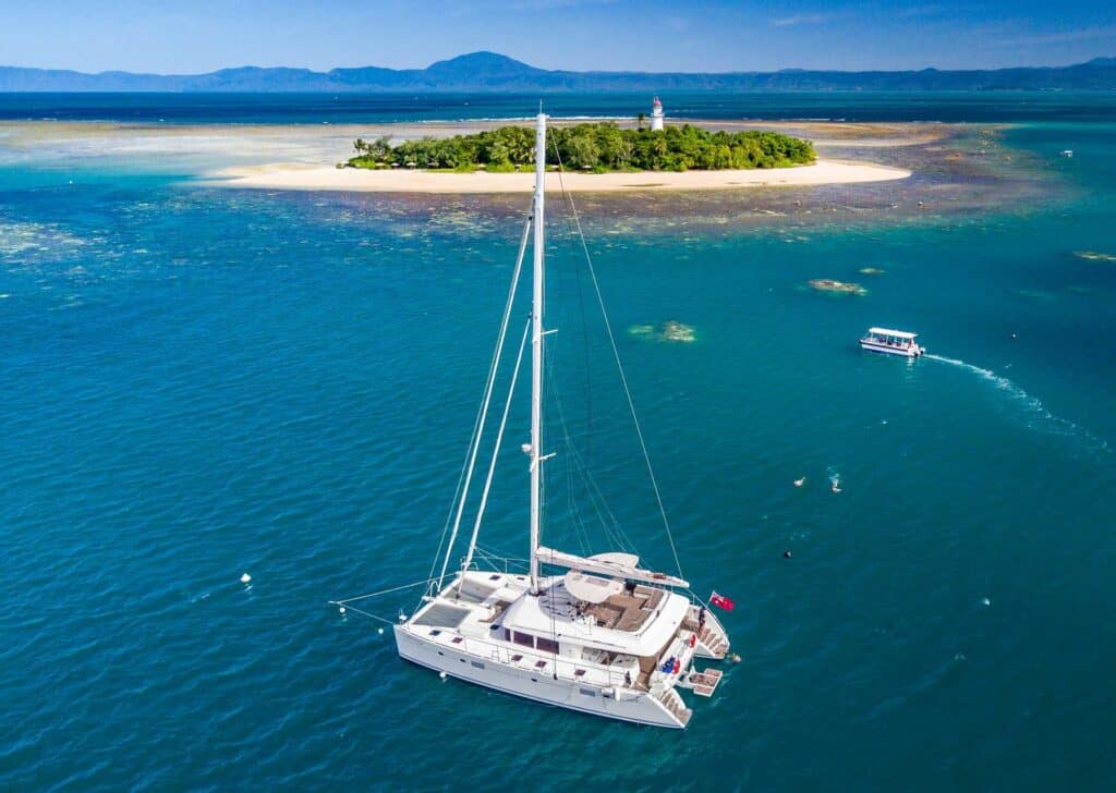 Sailaway VI catamaran in Low Isles